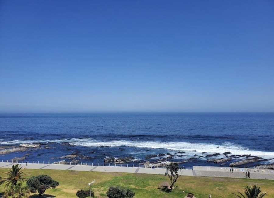 1 Bedroom Property for Sale in Sea Point Western Cape